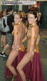 No podía faltar el disfraz más popular en una convención de Star Wars: las "Slave Leia"